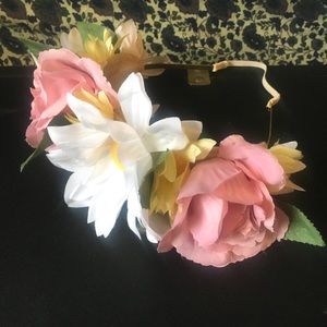 NWOT Urban Outfitters Flower Headband